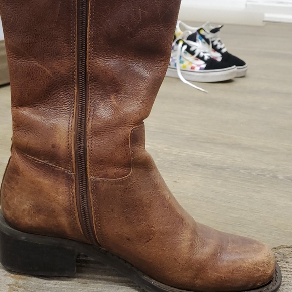 Beautiful Brown Leather Boots - Picture 7 of 9